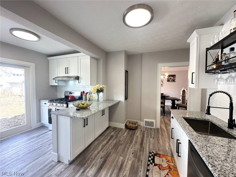 3409 Cedarbrook Road, Cleveland Heights, OH - Photo 3