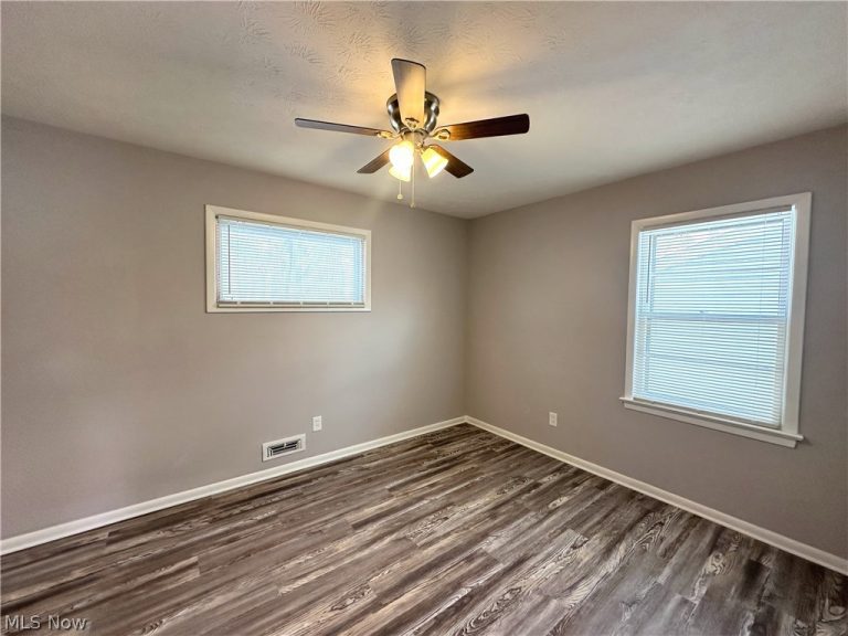 2440 Dentzler Road, Parma, OH - Photo 6