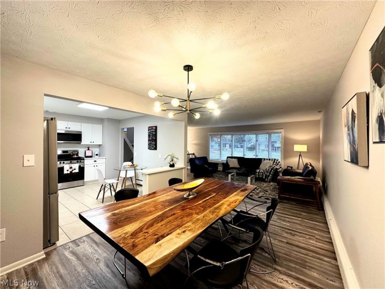 7610 Royal Ridge Drive, Parma, OH - Photo 3