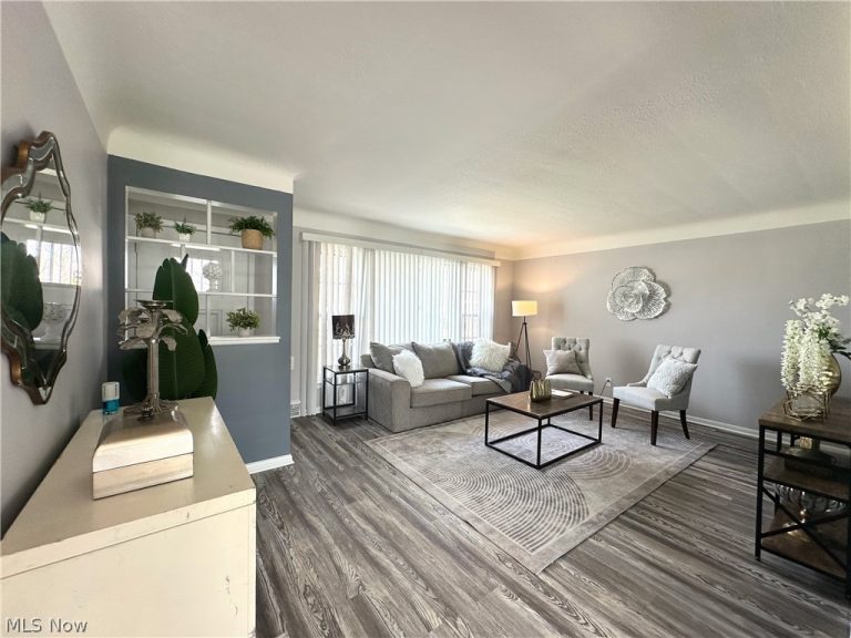 4507 Frontenac Drive, Warrensville Heights, OH - Photo 3