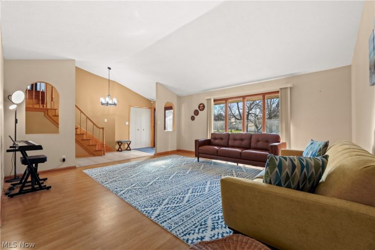 32420 Tracy Lane, Solon, OH - Photo 4