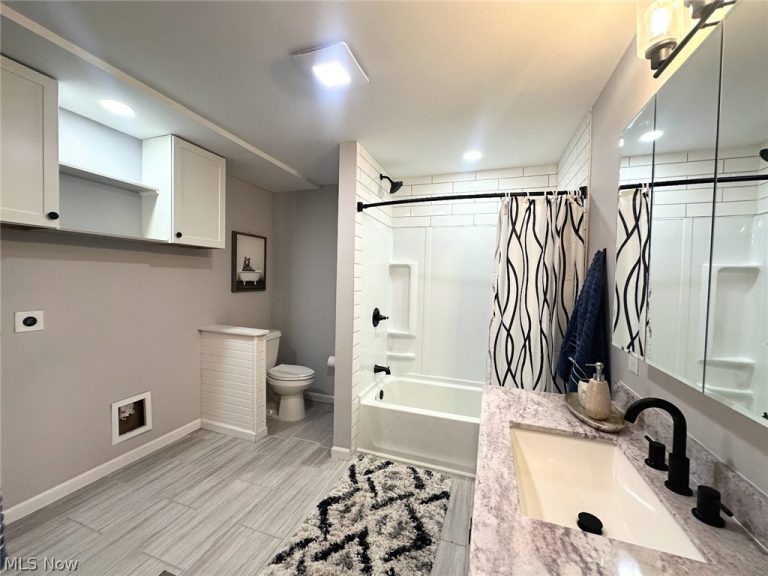 5437 Bartlett Road, Bedford Heights, OH - Photo 5