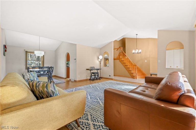 32420 Tracy Lane, Solon, OH - Photo 5