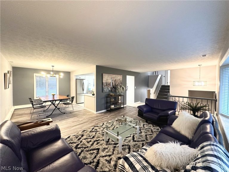 7610 Royal Ridge Drive, Parma, OH - Photo 2