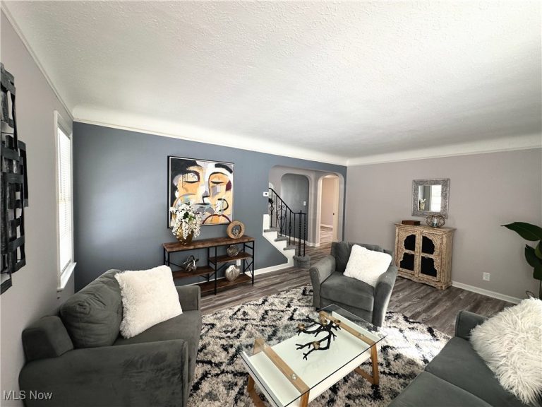 19931 Raymond Street, Maple Heights, OH - Photo 3