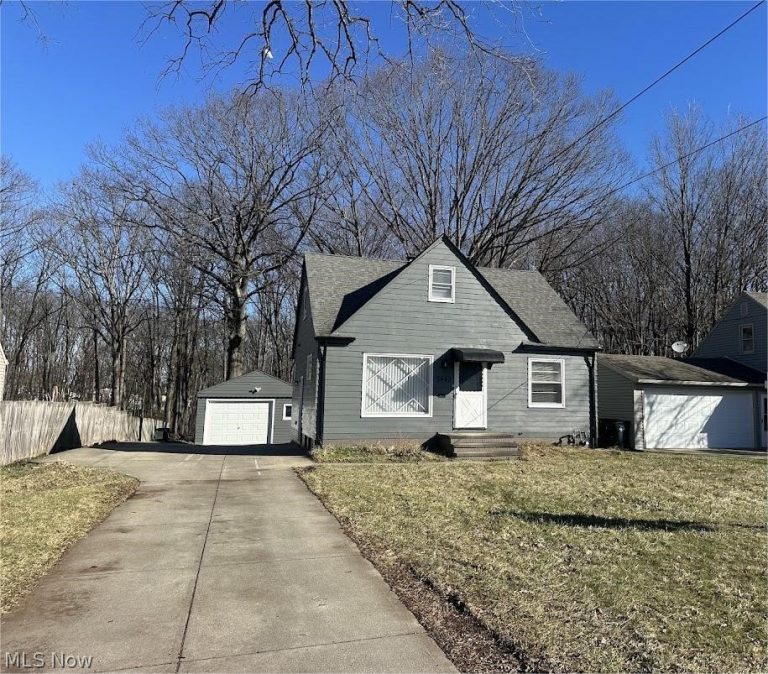 2440 Dentzler Road, Parma, OH, 44134