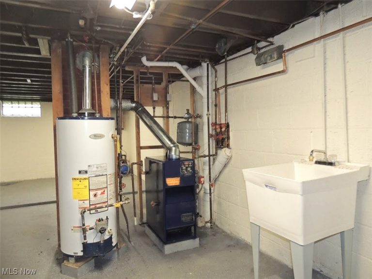 339 Grand Boulevard, Bedford, OH - Photo 3