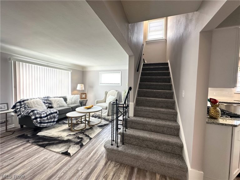 2440 Dentzler Road, Parma, OH - Photo 7