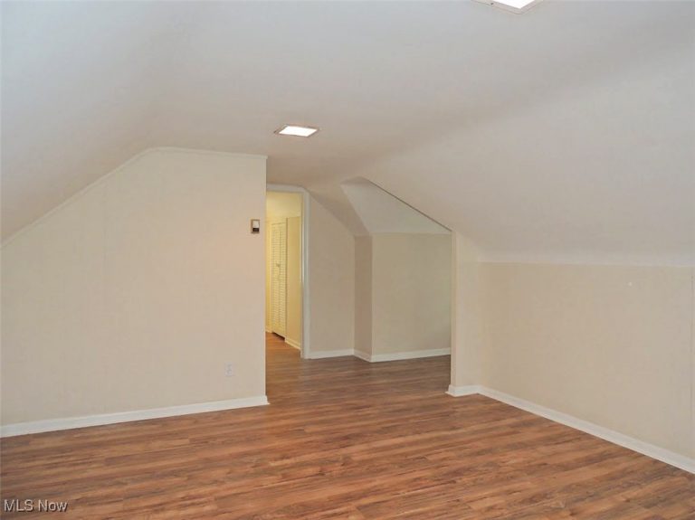 339 Grand Boulevard, Bedford, OH - Photo 6