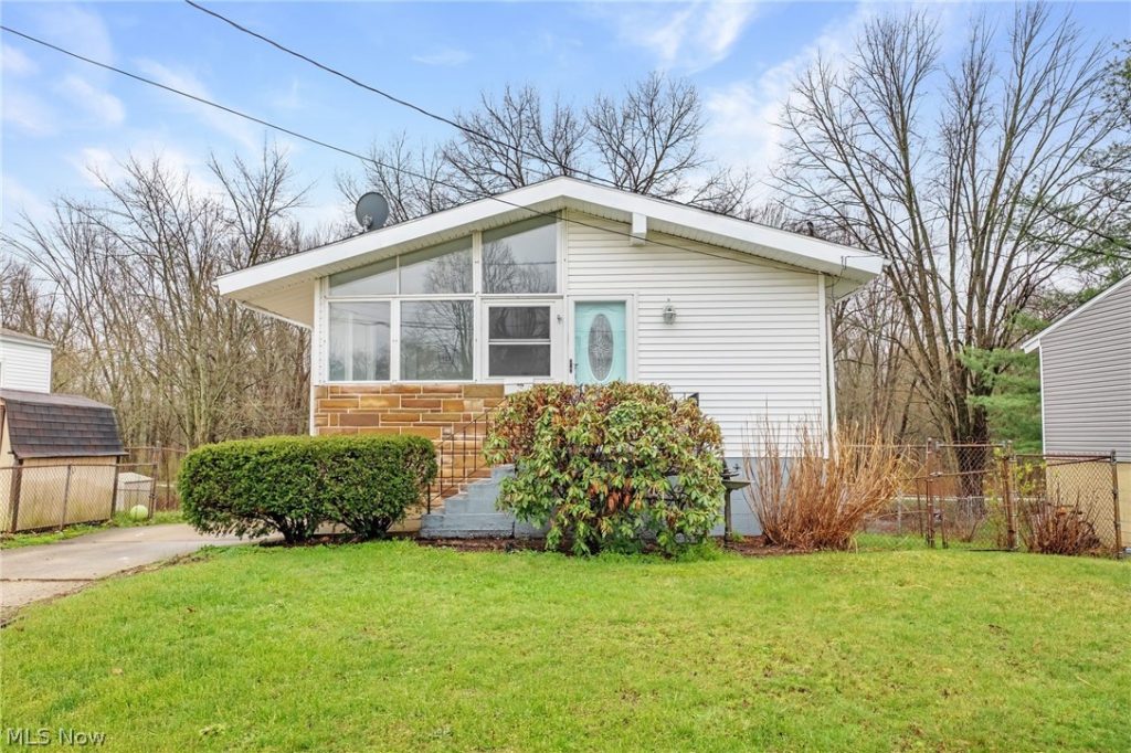 1332 Carnegie Avenue, Akron, OH