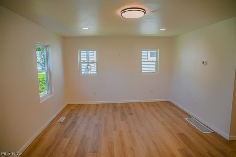 2204 Fairview Avenue, Parkersburg, WV - Photo 4