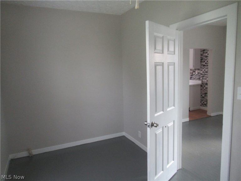5137 Miller Avenue, Maple Heights, OH - Photo 8
