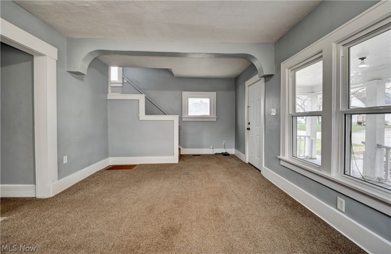 994 Perry Avenue, Barberton, OH - Photo 8