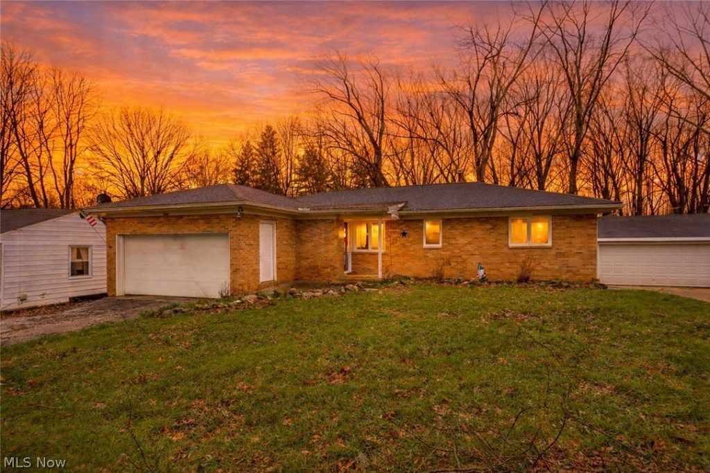1440 Treasch Drive, Cuyahoga Falls, OH