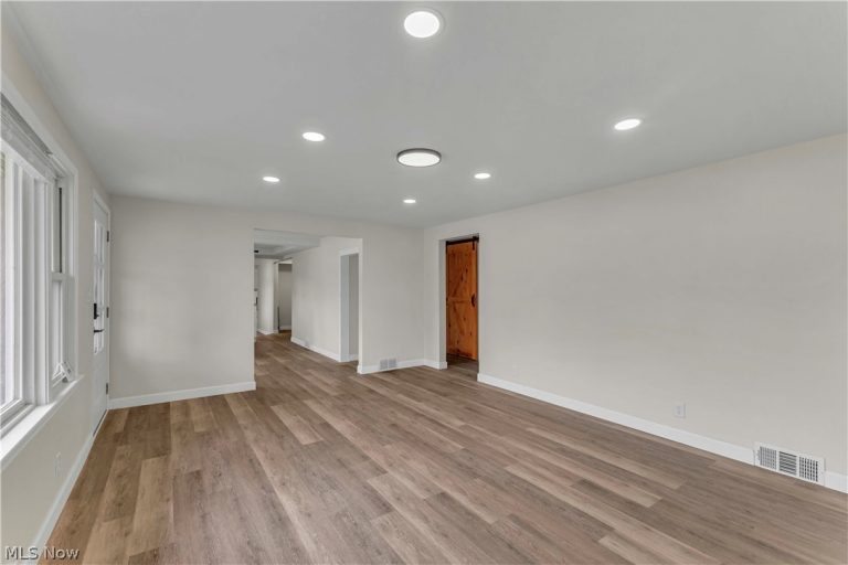 8195 Palmyra Road, Canfield, OH - Photo 5