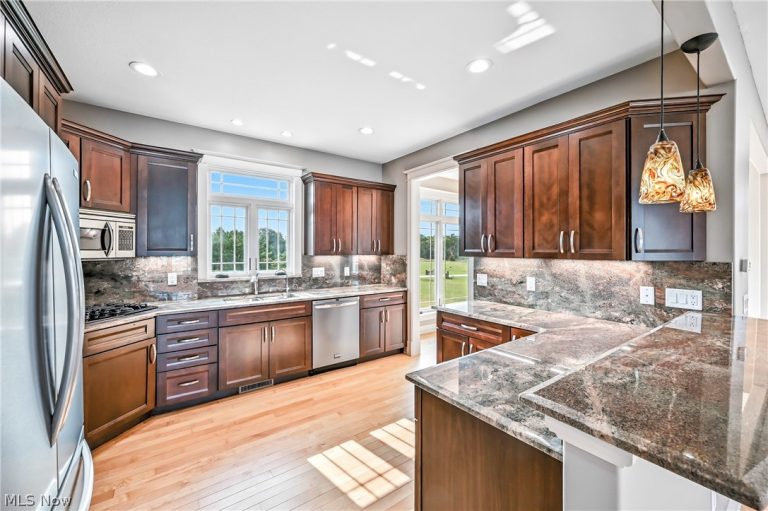 29 Shores Drive, Poland, OH - Photo 8