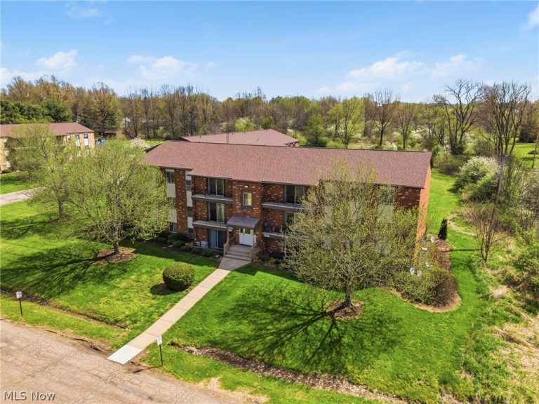 5240 Emil Avenue #102, Navarre, OH - Photo 2