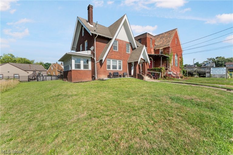 2409 Gilbert Avenue, Canton, OH - Photo 8
