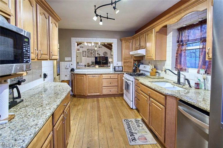 100 Maple Shade Drive, Marietta, OH - Photo 8