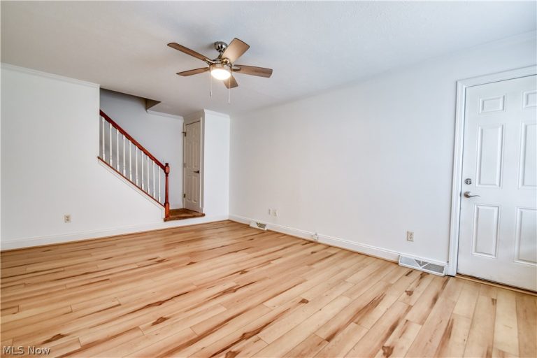 5542 Bretton Court #A, Willoughby, OH - Photo 4