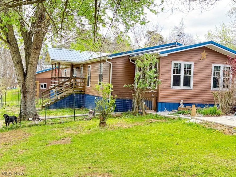 441 Tower Road, Elizabeth, WV - Photo 2