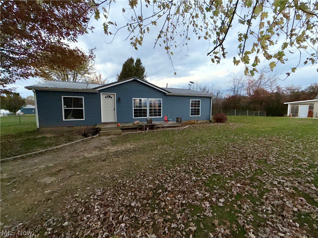 10150 County Rd 12, Corning, OH
