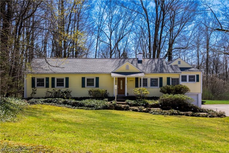 8253 Summit Drive, Chagrin Falls, OH, 44023