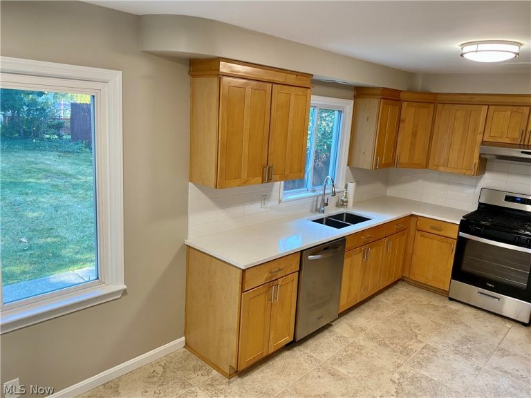 23710 Baintree Road, Beachwood, OH - Photo 6