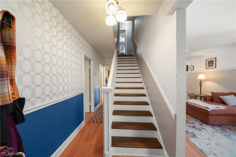 2452 Clara Street, Cuyahoga Falls, OH - Photo 2