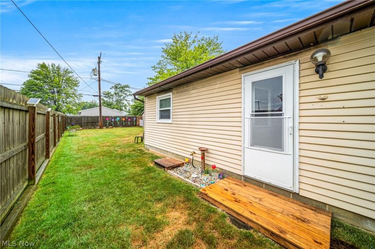 5026 Glenn Lodge Drive, Mentor, OH - Photo 4