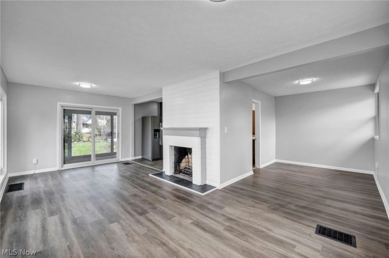 204 Grove Avenue, Cuyahoga Falls, OH - Photo 8