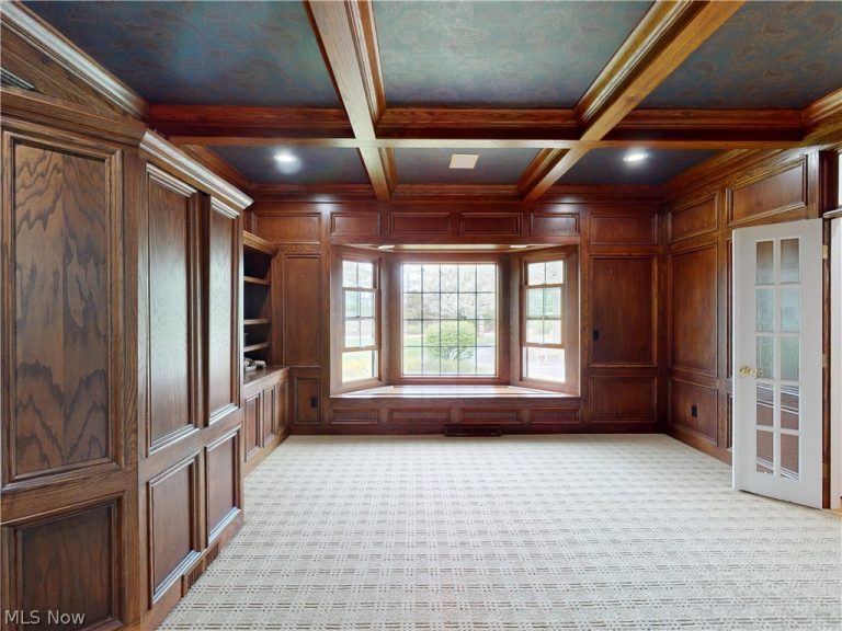 11205 Hampton Ridge Drive, Chardon, OH - Photo 3