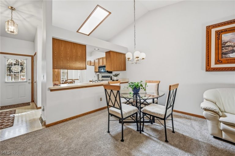 127 Greenfield Oval, Warren, OH - Photo 8