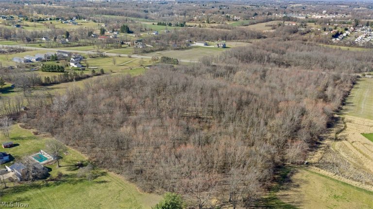 Gladdis Street, Massillon, OH - Photo 6