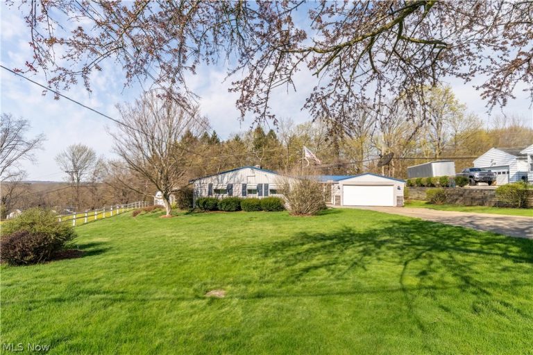 4352 Hohman Circle, New Franklin, OH - Photo 2
