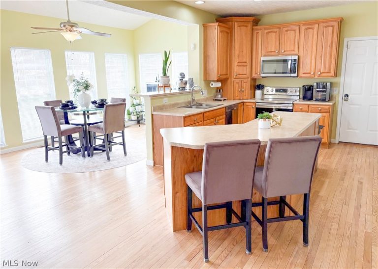 5236 Giacomo Court, Canton, OH - Photo 4