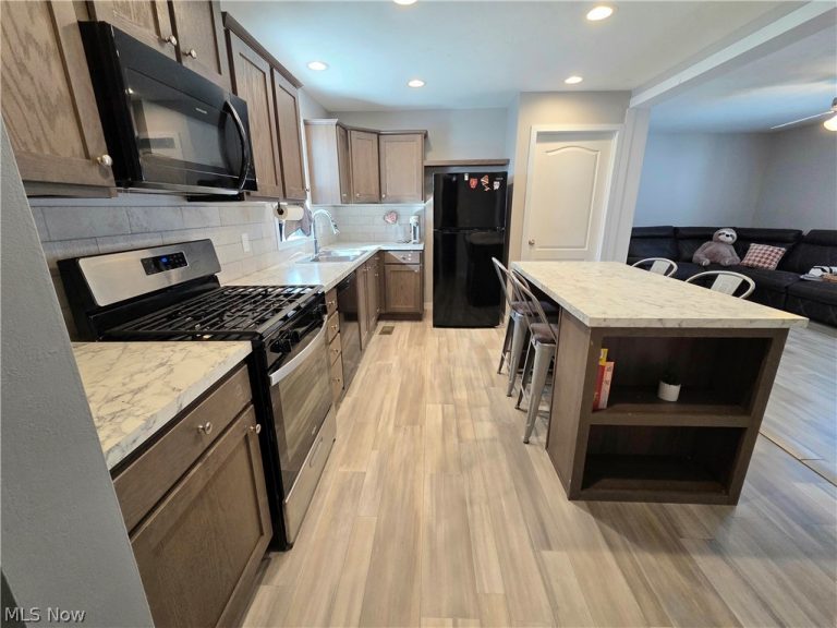 444 Westwoods, Amherst, OH - Photo 5