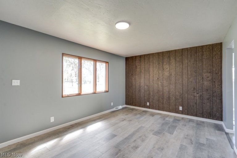 297 Paul Street, Bedford, OH - Photo 5