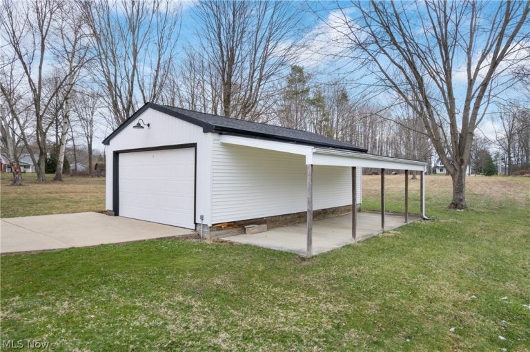 2351 Heston Drive, Lake Milton, OH - Photo 6