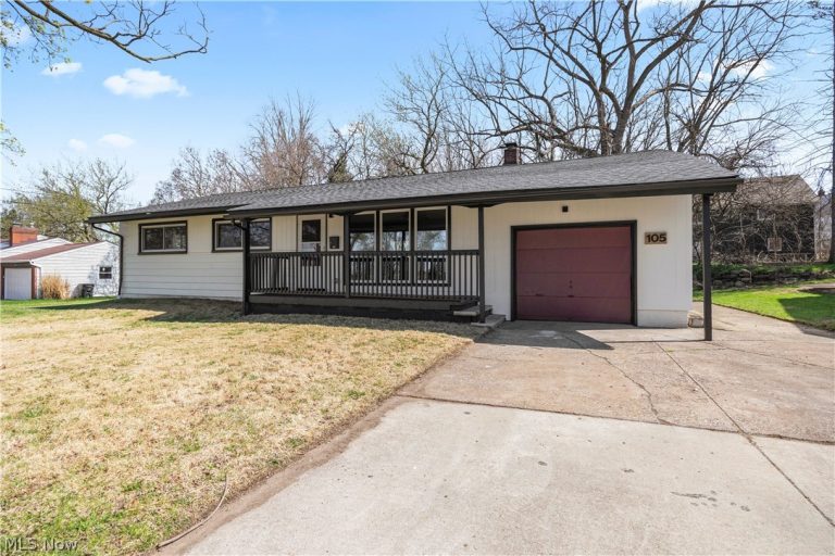 105 Woodhill Drive, Amherst, OH - Photo 3