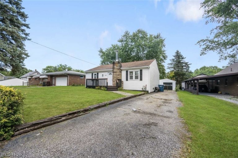 1357 Shanafelt Avenue, Akron, OH - Photo 3