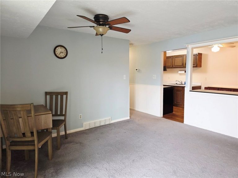 9660 Cove Drive #F-16, North Royalton, OH - Photo 6