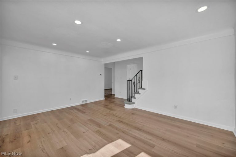 161 216th Street, Euclid, OH - Photo 6