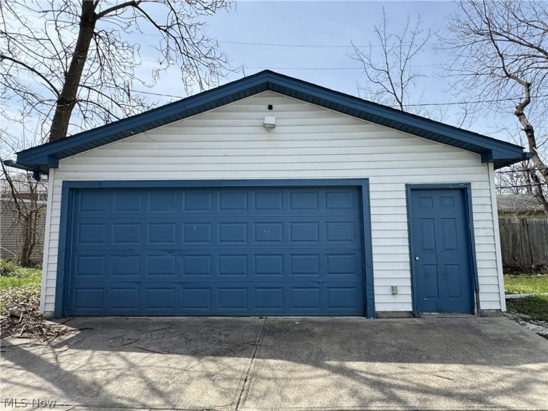 888 Medford Road, Cleveland Heights, OH - Photo 4