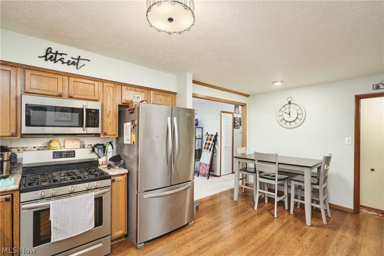 2864 Burnside Street, Akron, OH - Photo 6