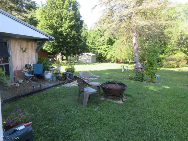 8999 Avon Drive, Linesville, PA - Photo 4