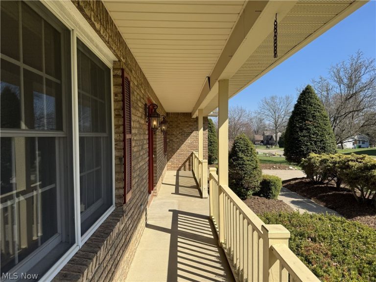 733 Austin Drive, Barberton, OH - Photo 6