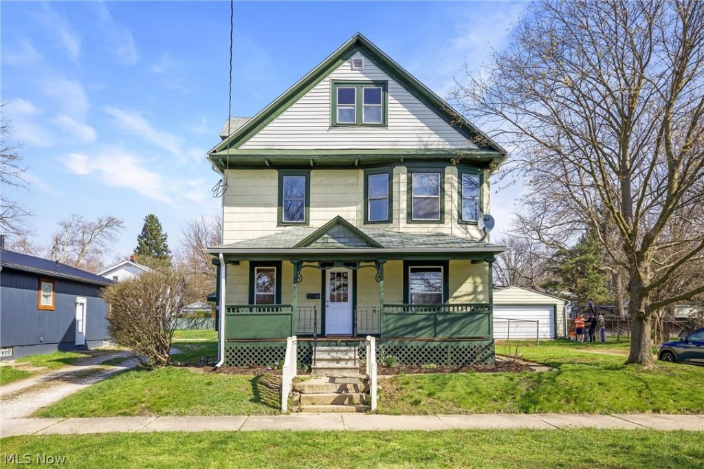 941 Carnegie Avenue, Akron, OH