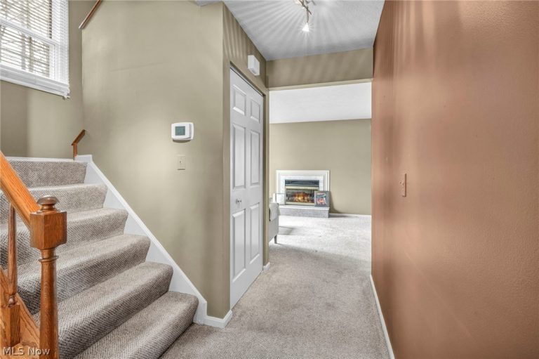 2210 Pine Tree Ln Lane #23, Twinsburg, OH - Photo 8