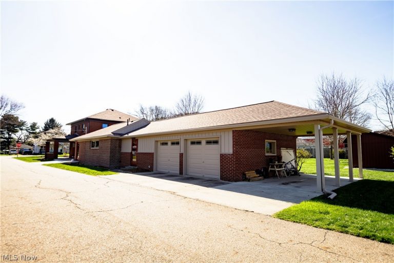 121 Wilson Avenue, Waynesburg, OH - Photo 4